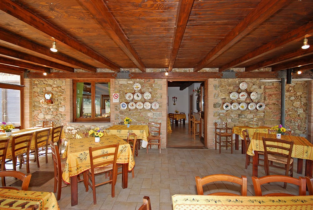 La veranda sul retro del casale